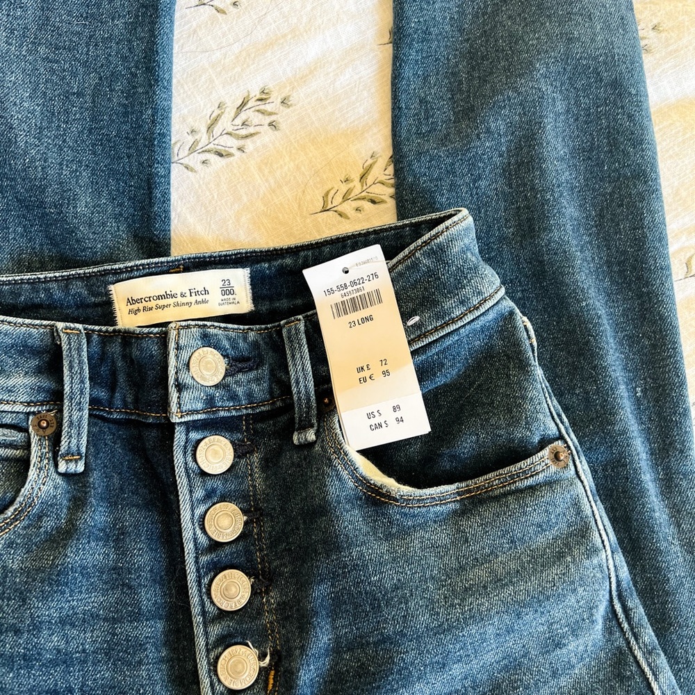 A&F High Rise Super Skinny Ankle Jean 23L